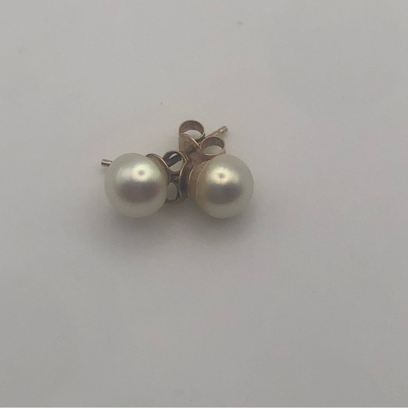 VTG 14k Freshwater Pearl Stud Yellow Gold Earrings Approx 7mm - Picture 2 of 5